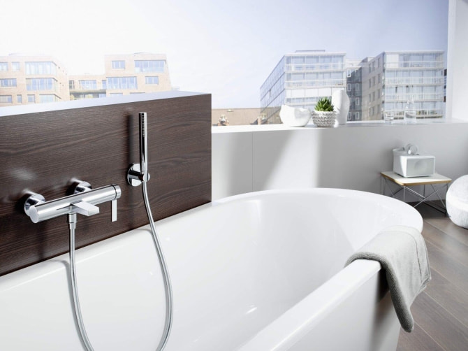 Einhand-AP-Badebatterie Hansaloft