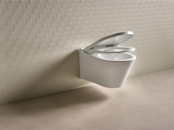 One Dusch-WC komplett wandhängend